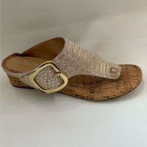 Donald J. Pliner Ohina Wedge Sandal Women Size 8 in Cream and Gold